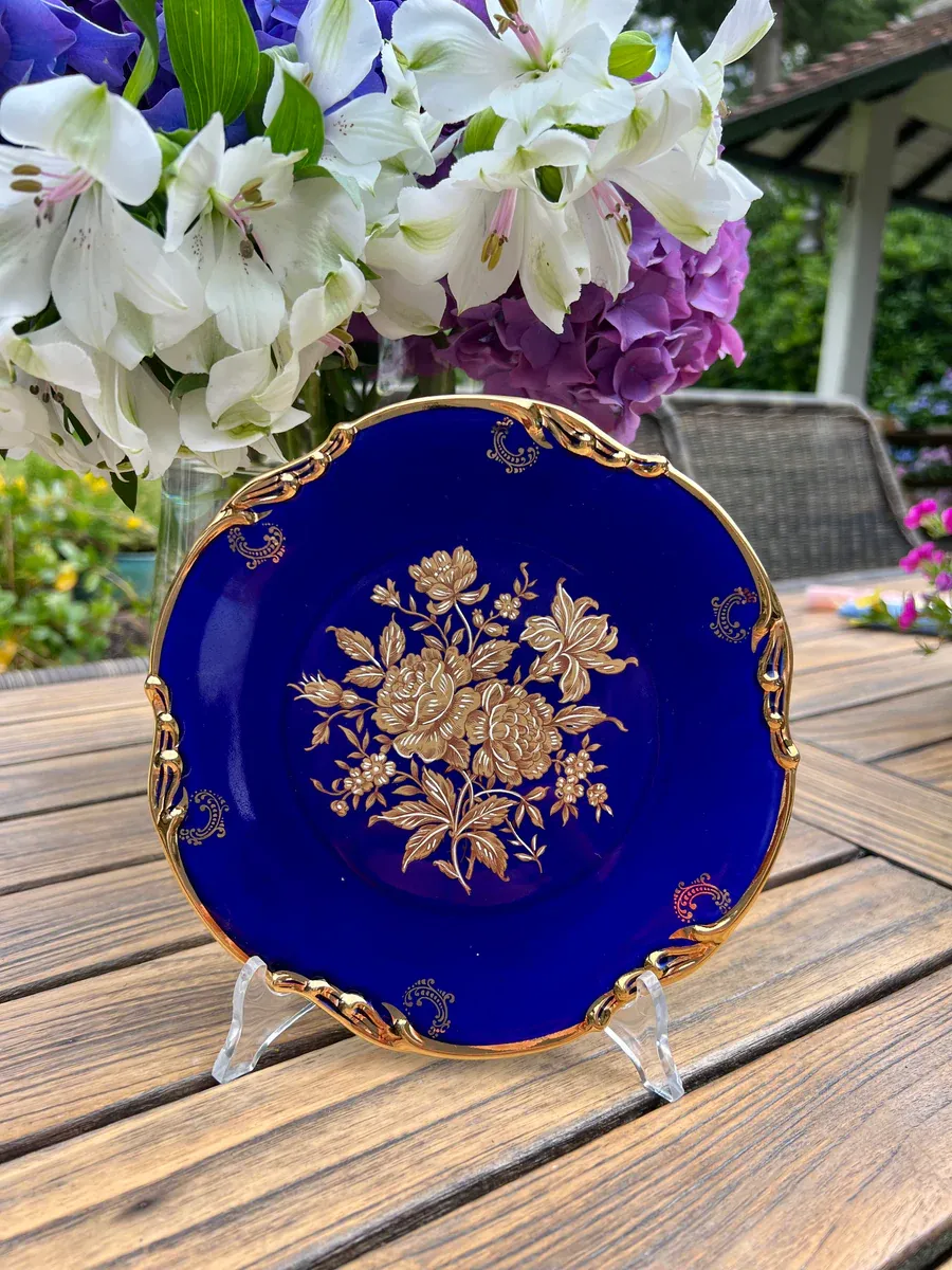 Ceramic Decorative Plate Iris Quarter China